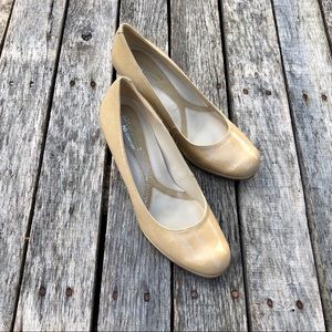 Nude Naturalizer Heels